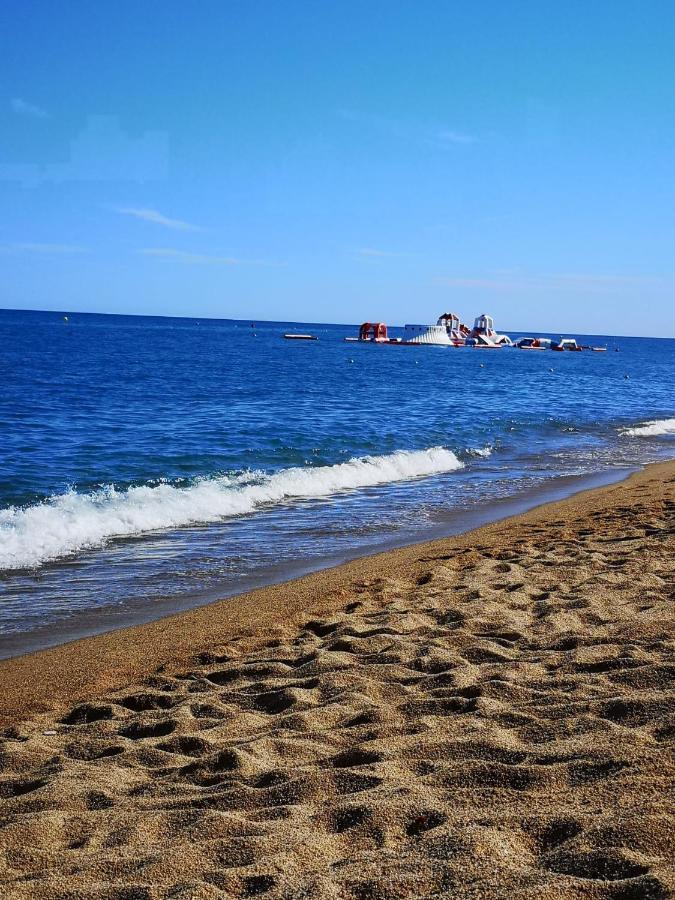 Apartamento Playa Santa Sussana Barcelona ซานตาซูซานนา ภายนอก รูปภาพ